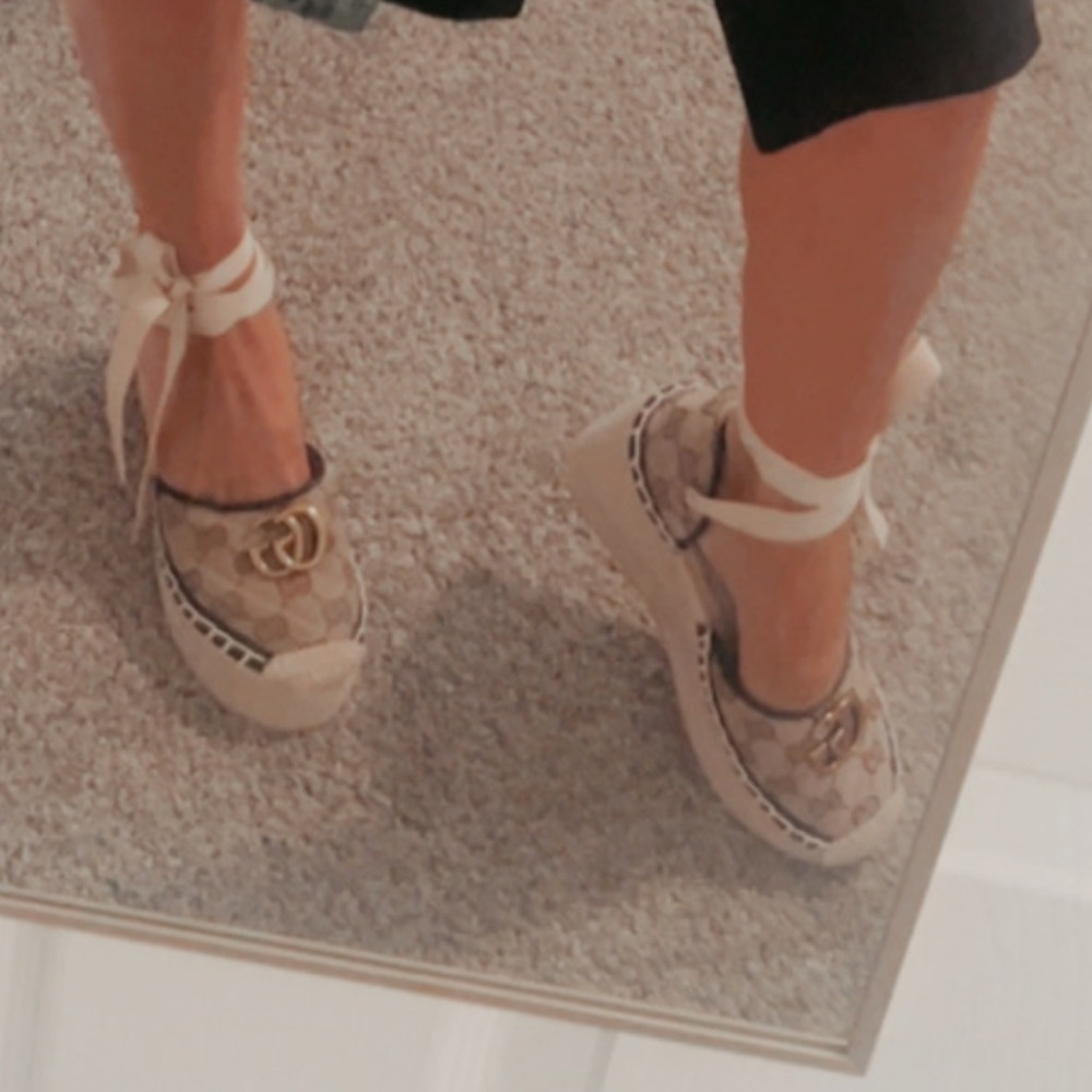 Gucci Beige and Gold Espadrille Flats - Picture 5 of 5
